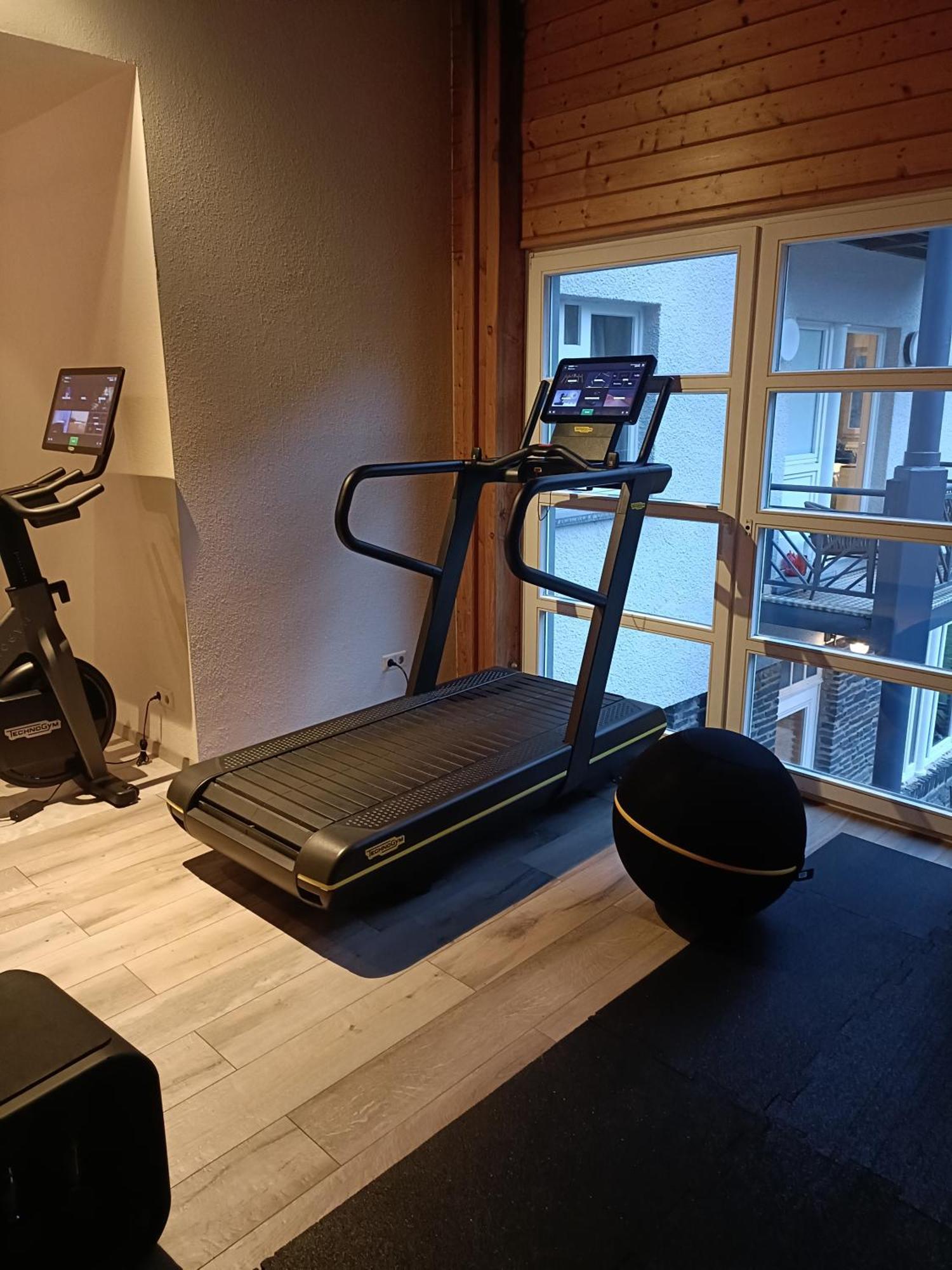 Cocoon Hotel La Rive Буршайд Екстериор снимка