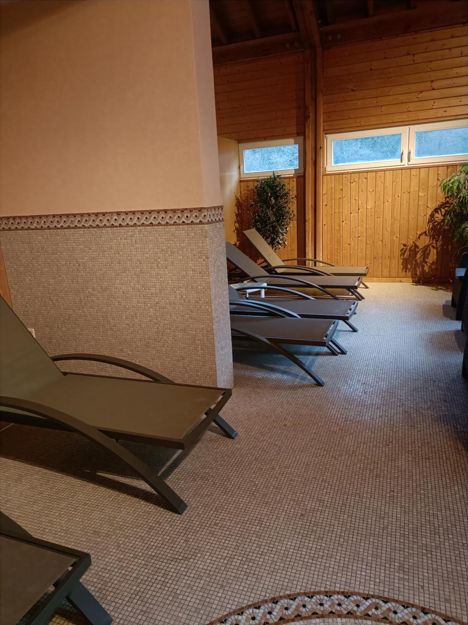 Cocoon Hotel La Rive Буршайд Екстериор снимка